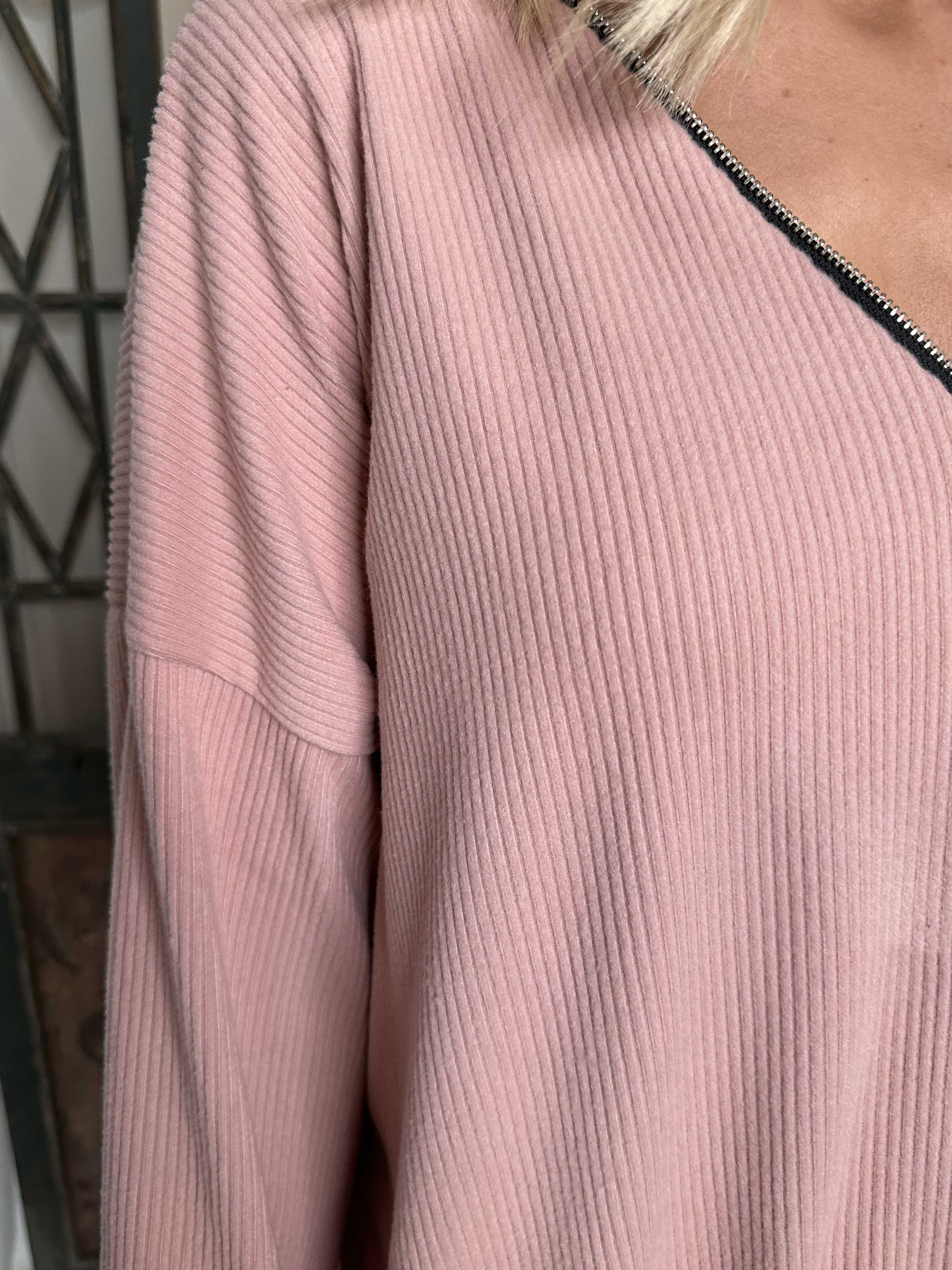 Liana - Mjuk ribbad klänning med dragkedja